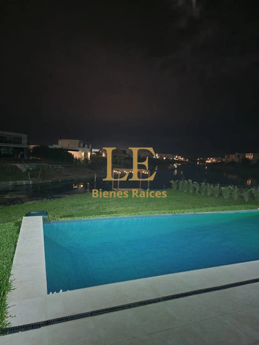 Venta Casa En El Naudir A La Laguna