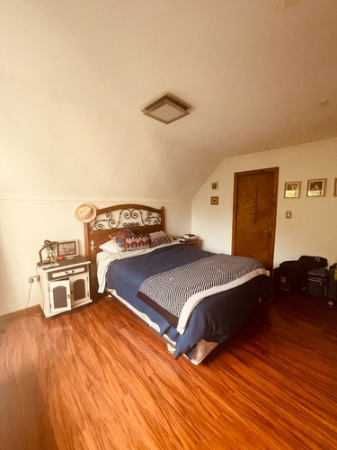 Vendo Gran Casa Emplazada En Cerro Castillo