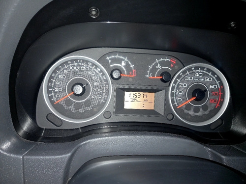 Imagem 16 de 18 de Fiat Idea 2012 1.4 Attractive Flex 5p