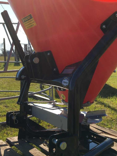 Fertilizadora Abonadora Agricola São Jose 600l Rdm