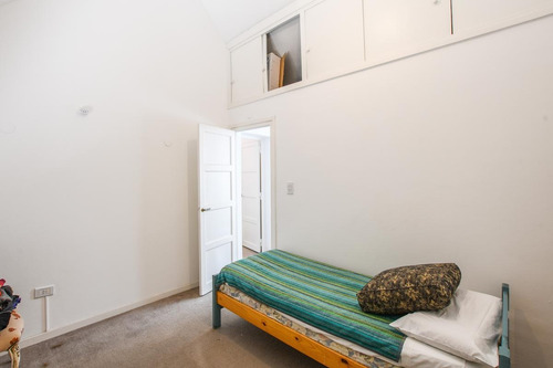 Casa De 3 Dormitorios En Venta Con Pileta Y Quincho Fisherton