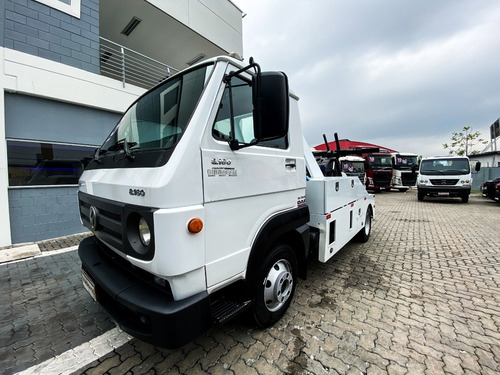 Imagem 2 de 13 de Volkswagen Worker 8.160 4x2 2015 Guincho