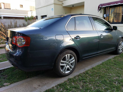 Volkswagen Vento 2.5 Advance Tiptronic 170cv 2010