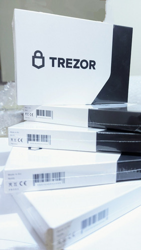 Imagen 4 de 4 de Trezor Model T Nuevas Y Selladas Bitcoin Criptomonedas
