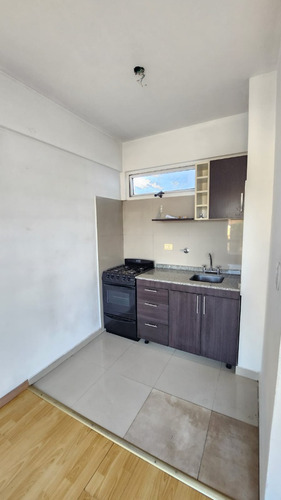 Departamento Sobre Av. Alsina