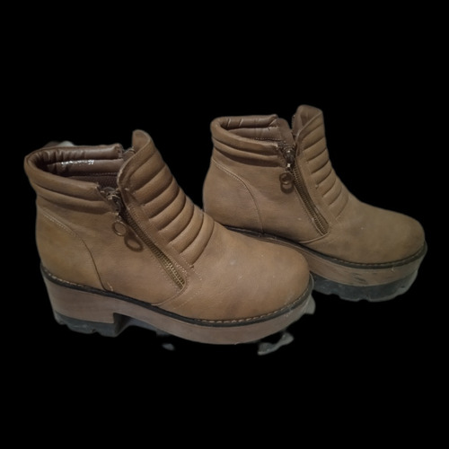 Botas Con Plataforma Miss Carol. Talle 39