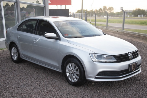 Volkswagen Vento L/15 2.0 Advance Summer (2015)