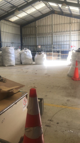 Excelente Bodega Con Amplias Oficinas, Con Alta Visibilidad