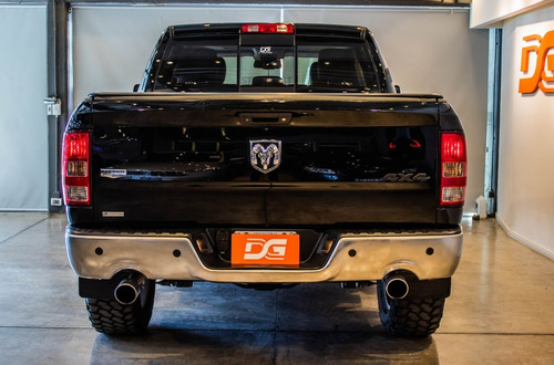 Imagen 13 de 24 de Ram 1500 5.7 V8 Laramie 4x4 2015 Negro