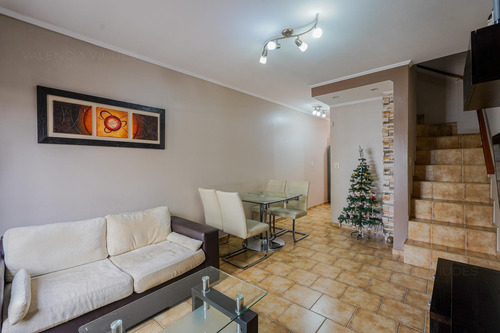Duplex De 3 Ambientes Con Patio Y Cochera
