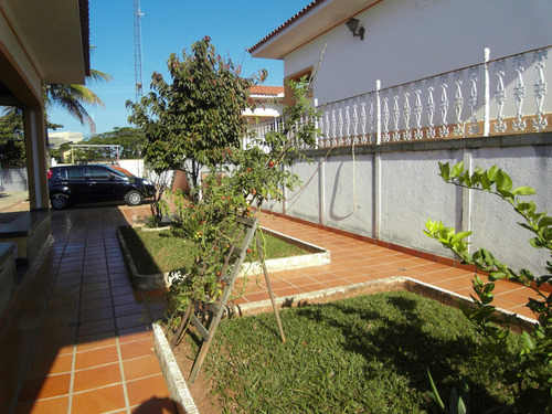 Casa De 1.600 M² Estilo Colonial No Pq Lausanne Colinas Dos Álamos Em Valinhos Sp