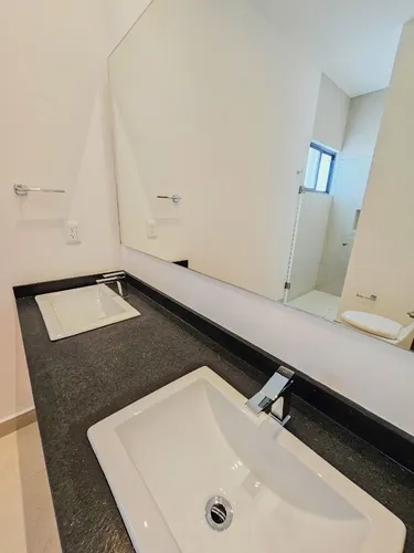 Casa · 5 Recámaras · Alberca · Roof Garden · Aqua Residencial · Huayacan