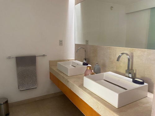 Casa En Venta Con Excelente Ubicación