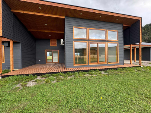 Casa En Venta Coyhaique 3 Dormitorios 3 Baños