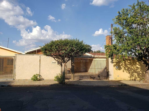 Imagem 1 de 6 de Venda De Casas / Padrão Na Cidade De Araraquara 10302
