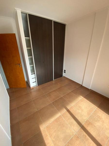 Imagen 8 de 12 de Departamento - La Plata