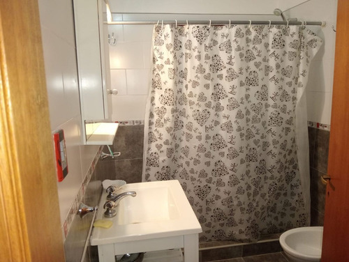 Venta Casa Sobre Peron Amplio Lote C Pileta Y Mueb