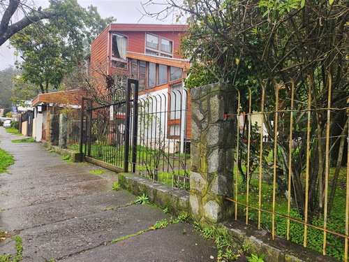 Casa En Venta De 9 Dorm. En Concepción