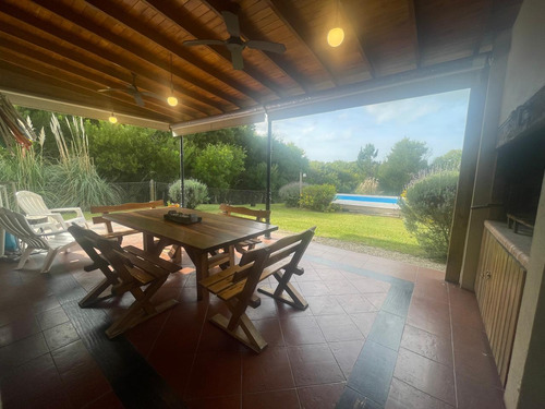 Casa En Venta Costa Esmeralda, Barrio Ecuestre.
