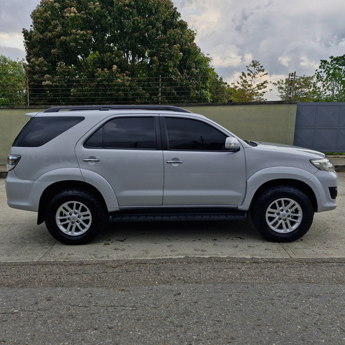 Toyota Fortuner Sr