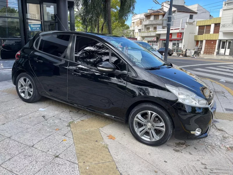 Peugeot 208 1.6 Allure Touchscreen