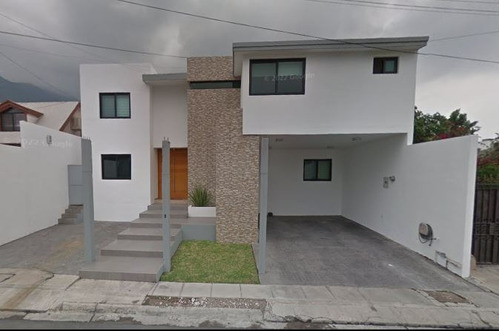 Casa En Venta En Monterrey, **colinas De San Jeronimo**                                                                                  Dae.