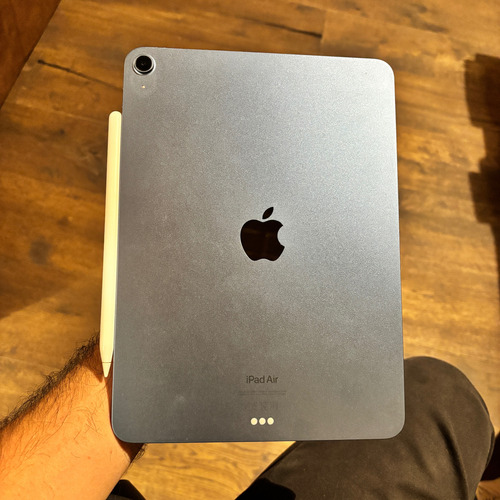 Ipad Air 5ta Generación. Incluye Apple Pencil. Sin Bloqueo. Azul Claro (Usado)