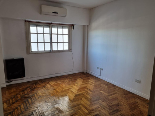 Departamento En Alquiler Con Espacio Guarda Coche - Wilde