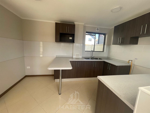 Casa En Venta De 3 Dorm. En Talca Las Rastras