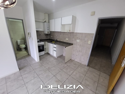 Imagen 6 de 10 de Alquiler De Departamento En Castelar