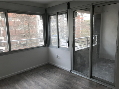 Venta, Apartamento, Un Dormitorio Con Garaje, Pocitos, Renta