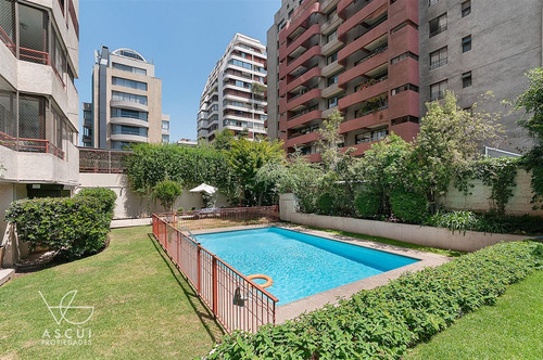Amplio, Vista Despejada, 3 Dorm, 3 Baños, Servicios, Salita