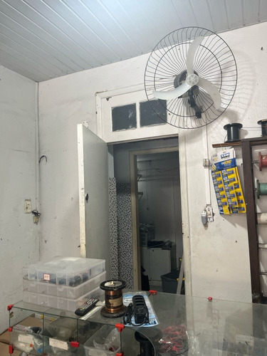 Vendo Todos Os Itens, Componentes E Armários Que Estão Na Fo