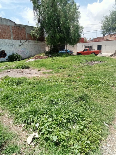 Venta Casa Con Terreno En Esquina Sta. Rosa Jauregui.