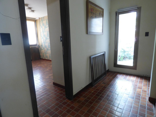 Casa En Venta City Bell Calle 24 E/ 476 Y 477 - Dacal Bienes Raices