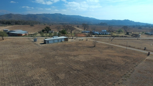 Imagen 3 de 4 de Venta + Terreno + Club Campo El Encon + 1500 Mts