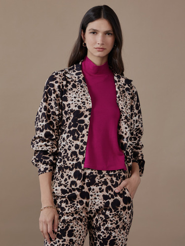 Campera Estampada Calce Recto Andromeda Mujer Asterisco