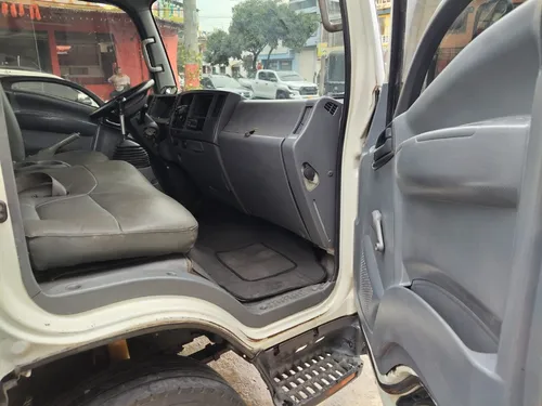 Camion Chevrolet Npr Furgon Aislado Modelo 2013