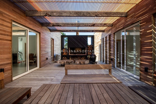 Hermosa Casa En Barrio Laguna Escondida- Ref: 3121