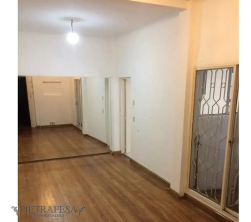 Apartamento Con Renta En Venta 2 Dormitorios, 1 Baño Y Patio- Paysandú-centro