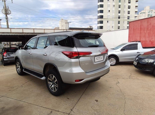 Toyota Hilux Sw4 2.8 Srx 4x4 7 Lugares 16v Turbo