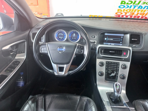 Volvo V60 2.0 T5 R-design Dynamic 5p