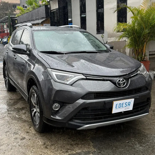 Toyota RAV4 Street