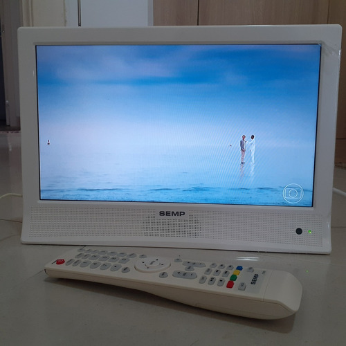 Imagem 2 de 4 de Tv Semp Led 14 Portatil Com Bom Estado