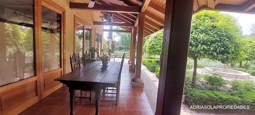 Casona Patronal 4 D 4 B 541 M2 En 9.851 M2 De Parque