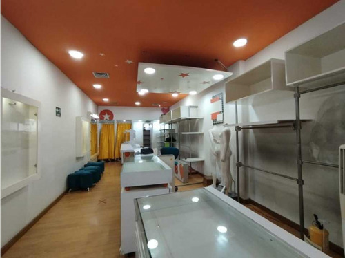 Venta De Local Comercial Ubicado En El Centro De Medellín, Piso 2