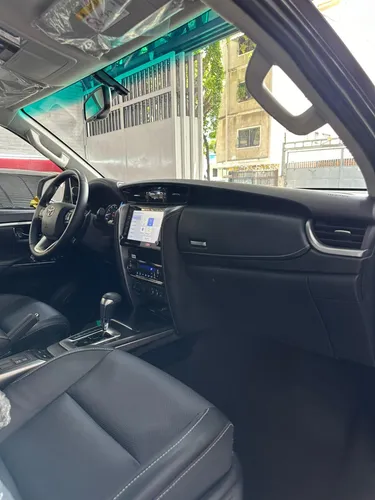Toyota Fortuner Legender