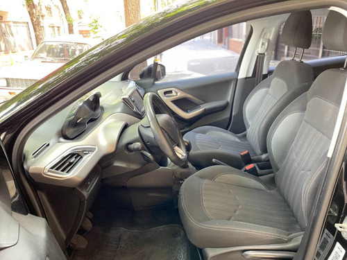 Imagen 10 de 15 de Peugeot 208 1.6 5p Allure 2016