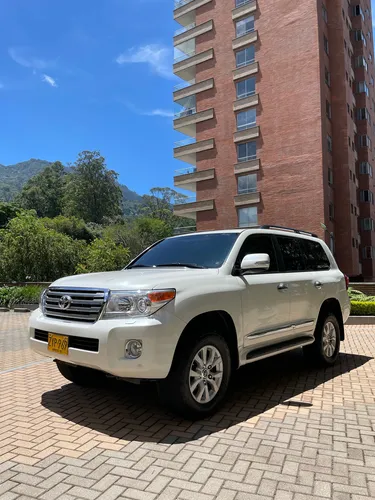 Toyota Land Cruiser 4.5 Imperial Lc200 Diésel