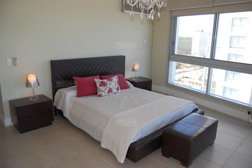 Imagen 16 de 30 de Apartamento Le Parc Piscina Piso Alto 3 Dormitorios Dependencia De Servicio Departamento En Venta Ubicado En Playa Brava, Punta Del Este, Punta Del Este / Maldonado